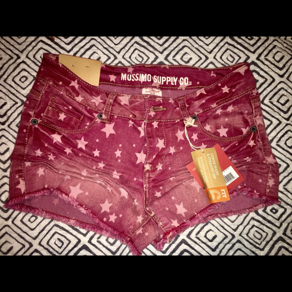 Mossimo red star shorts